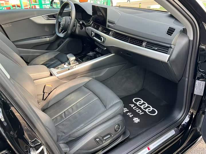 Audi A4 2021 2021款 Avant 先锋派 40 TFSI 时尚动感型