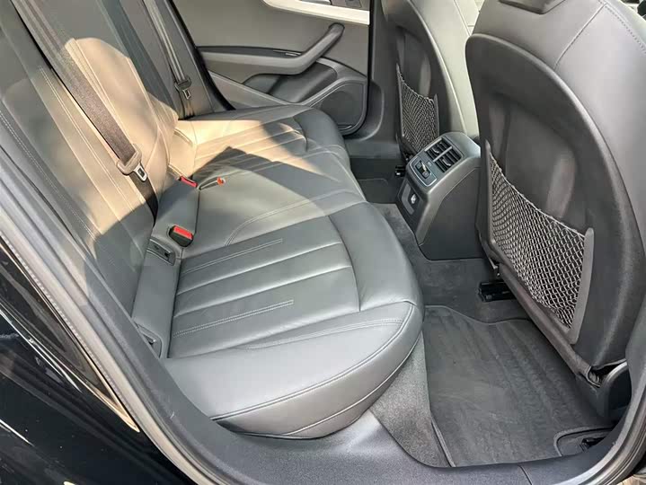 Audi A4 2021 2021款 Avant 先锋派 40 TFSI 时尚动感型