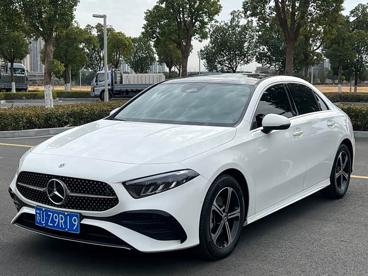 Mercedes-Benz A-Class 2024 2024款 改款 A 200 L 时尚型