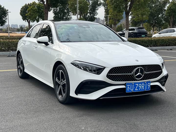 Mercedes-Benz A-Class 2024 2024款 改款 A 200 L 时尚型