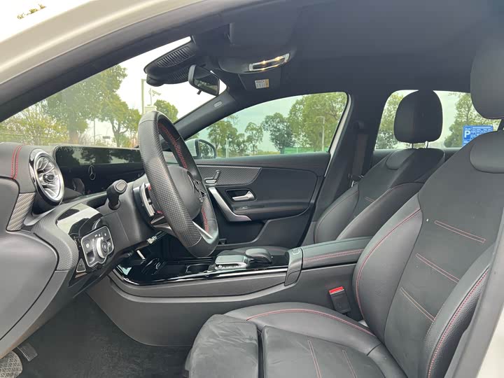 Mercedes-Benz A-Class 2024 2024款 改款 A 200 L 时尚型