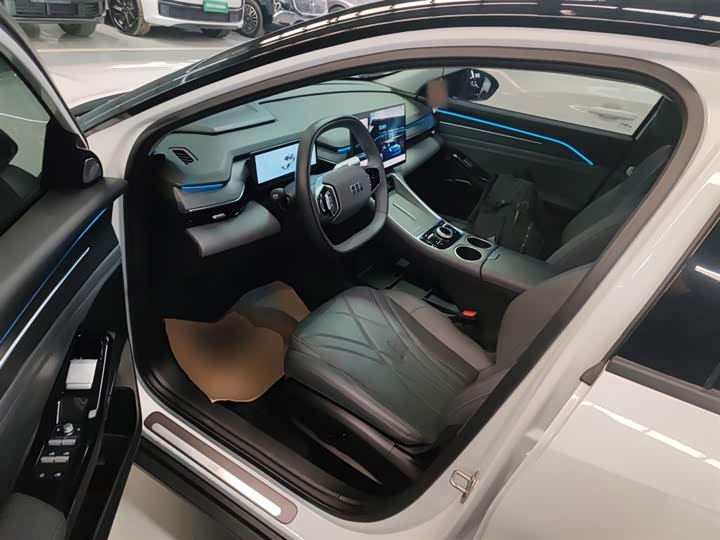 Geely Galaxy L6 2025 2025款 EM-i 140km 探索+版