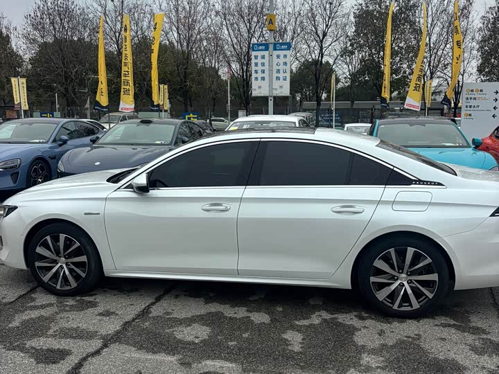 Peugeot 508L Hybrid 2021 2021款 1.6T 插混科技版