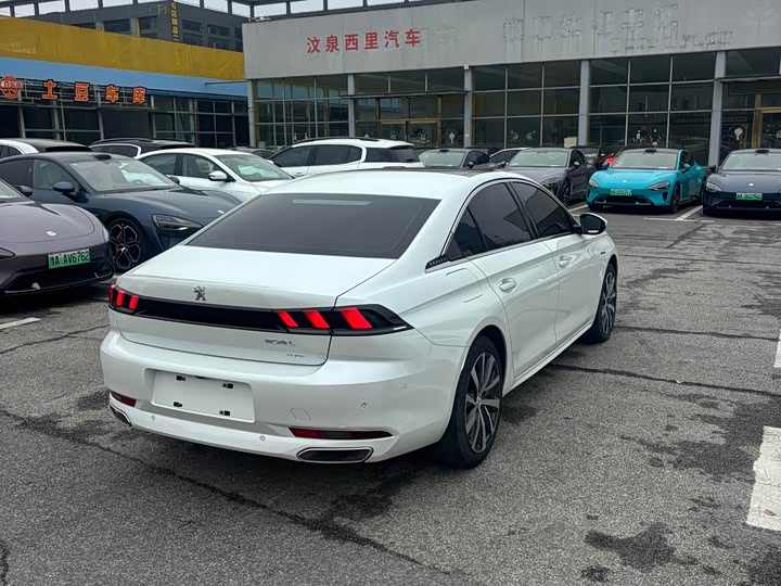 Peugeot 508L Hybrid 2021 2021款 1.6T 插混科技版
