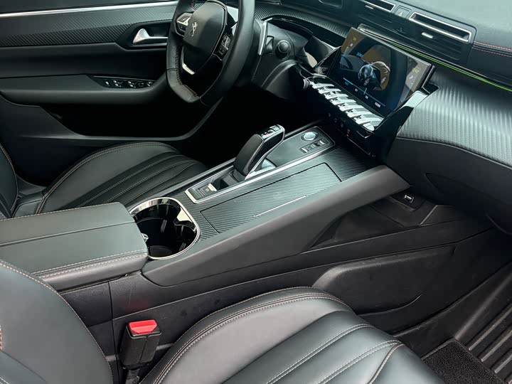 Peugeot 508L Hybrid 2021 2021款 1.6T 插混科技版