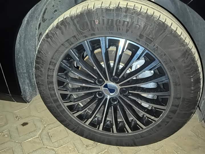 Denza D9 2025 2025款 DM-i 智驾版 1020 四驱旗舰型