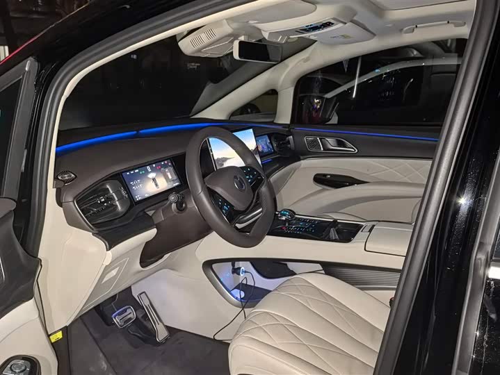 Denza D9 2025 2025款 DM-i 智驾版 1020 四驱旗舰型