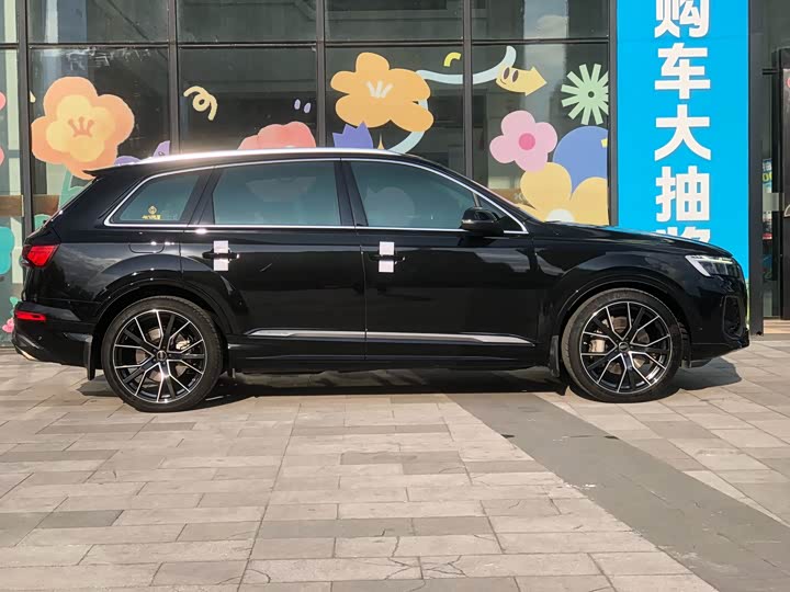 Audi Q7 2025 2025款 55 TFSI quattro S line尊贵型