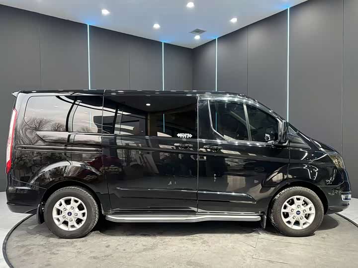 Ford Tourneo 2020 2020款 改款 2.0T 自动精英版