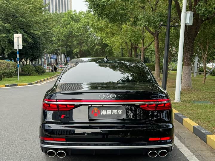 Audi S8 2022 2022款 S8L 4.0TFSI quattro 典藏版