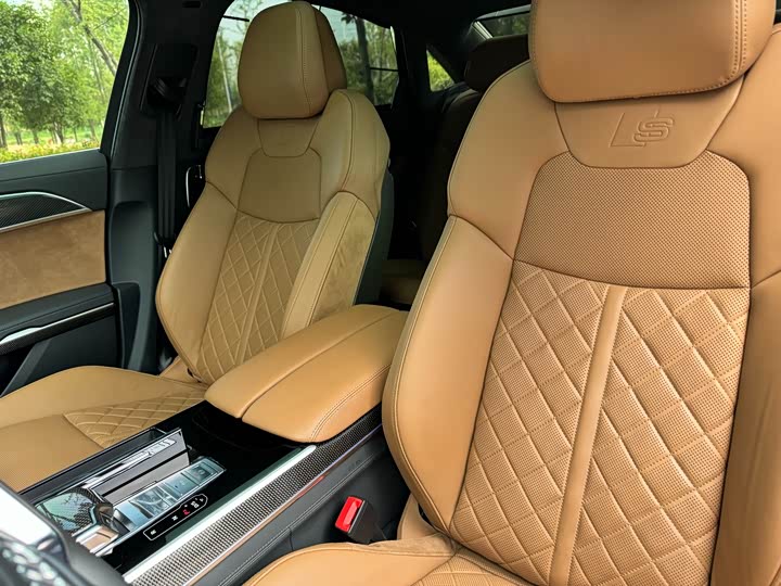 Audi S8 2022 2022款 S8L 4.0TFSI quattro 典藏版