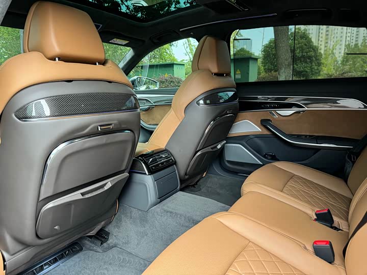 Audi S8 2022 2022款 S8L 4.0TFSI quattro 典藏版