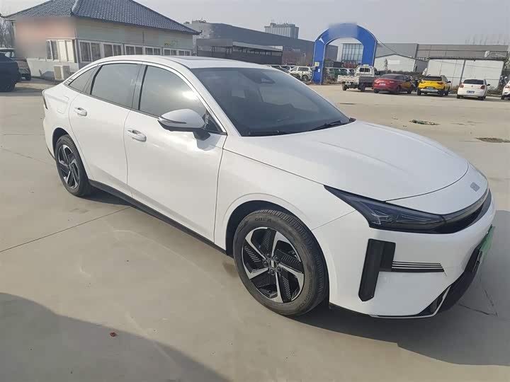 Geely Galaxy L6 2025 2025款 EM-i 140km 星舰版