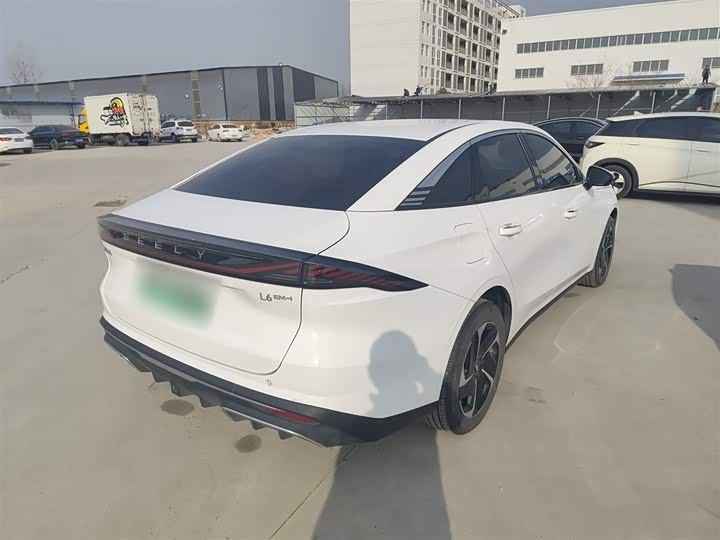 Geely Galaxy L6 2025 2025款 EM-i 140km 星舰版