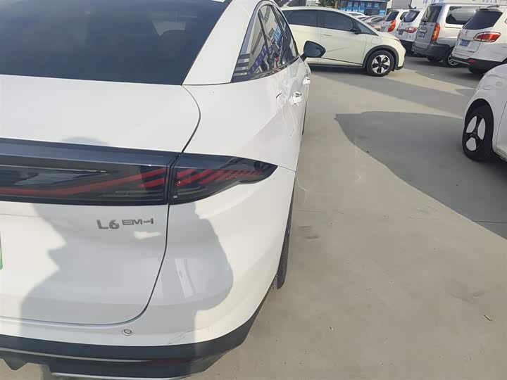 Geely Galaxy L6 2025 2025款 EM-i 140km 星舰版