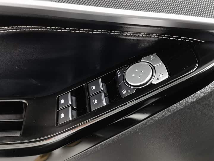 Ford Explorer 2023 2023款 EcoBoost 285 四驱风尚plus版 7座