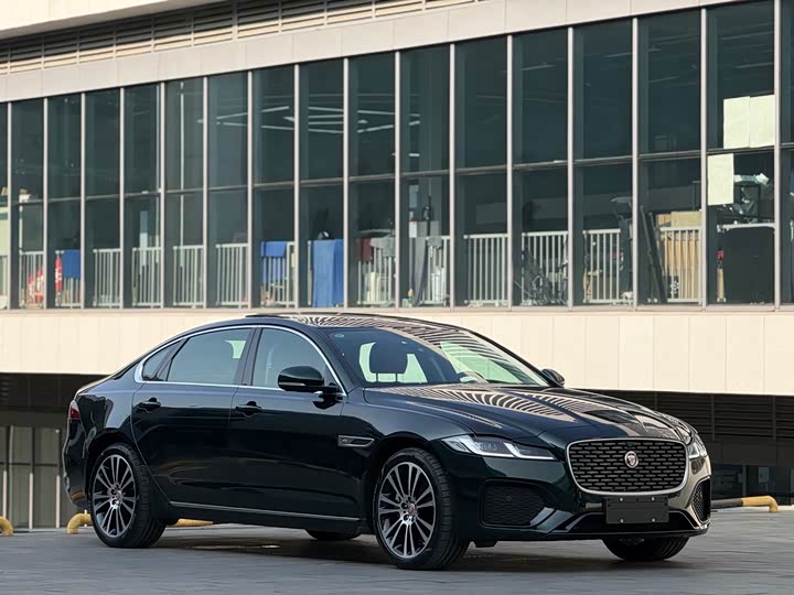 Jaguar XF L 2024 2024款 2.0T P250 两驱尊享豪华版