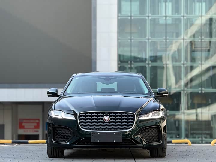 Jaguar XF L 2024 2024款 2.0T P250 两驱尊享豪华版