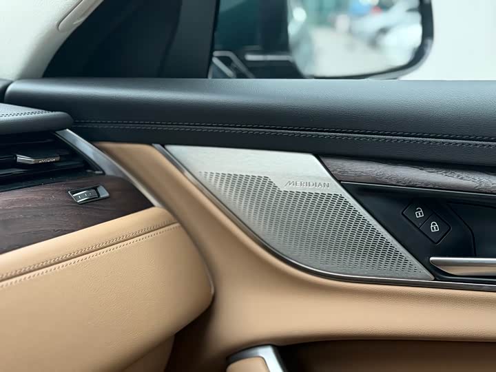 Jaguar XF L 2024 2024款 2.0T P250 两驱尊享豪华版