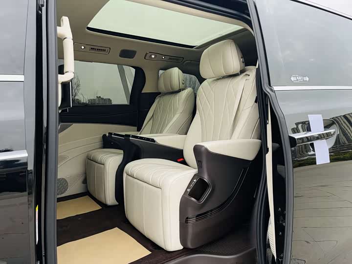 Denza D9 2025 2025款 DM-i 智驾版 1020 四驱旗舰型