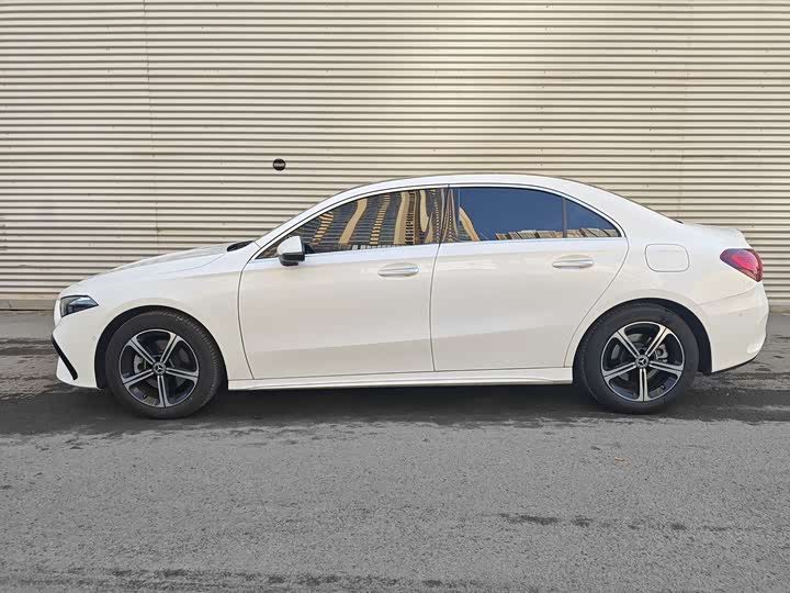 Mercedes-Benz A-Class 2024 2024款 A 200 L 时尚型