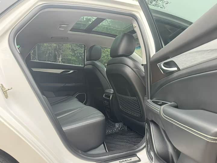 Geely Emgrand GT 2021 2021款 1.8T 领航版+