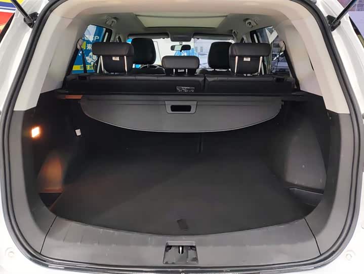 Dongfeng Forthing T5 2021 2021款 1.5T 自动豪华型