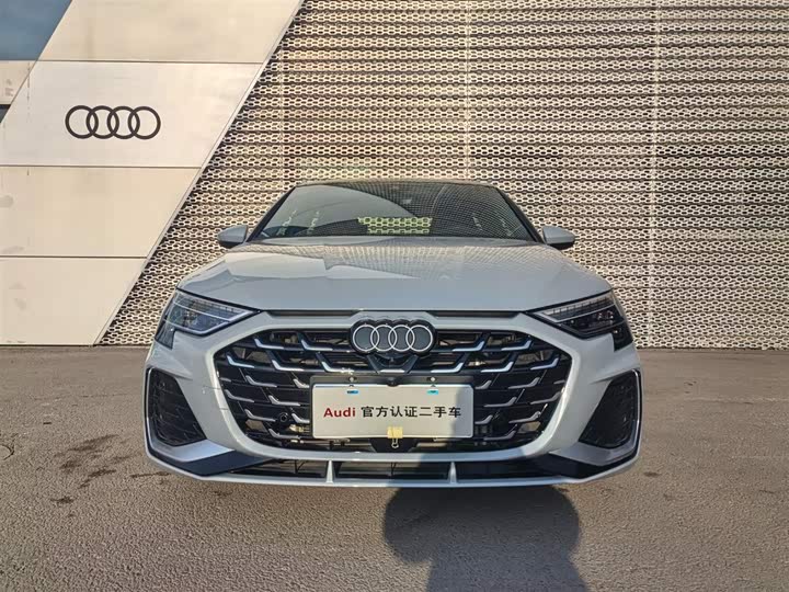 Audi A3 2025 2025款 A3L Limousine 35TFSI 飞驰尊享型