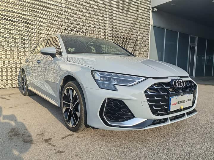 Audi A3 2025 2025款 A3L Limousine 35TFSI 飞驰尊享型