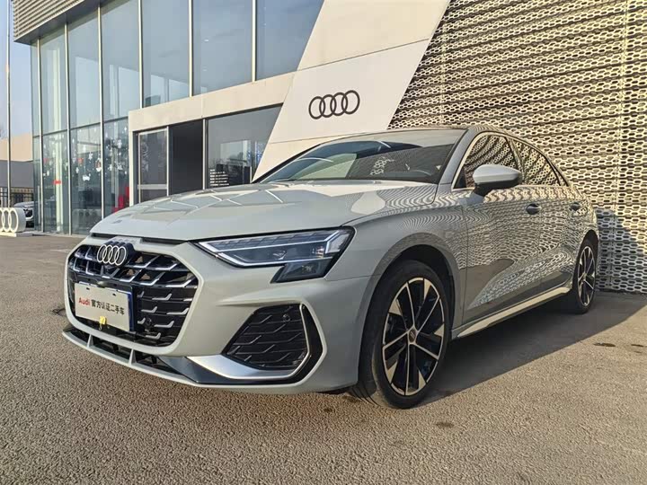 Audi A3 2025 2025款 A3L Limousine 35TFSI 飞驰尊享型