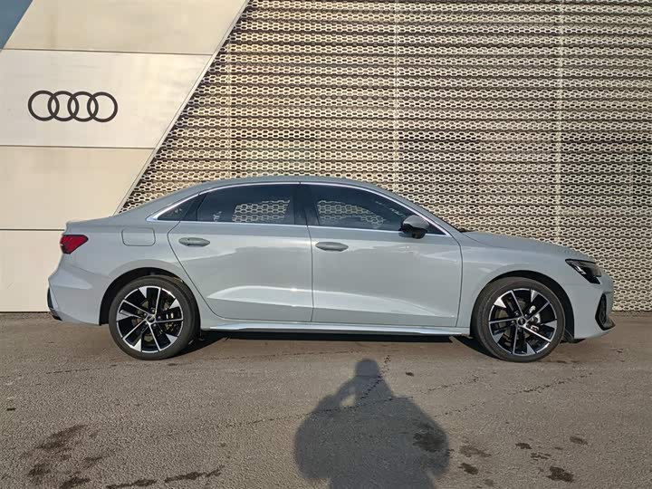 Audi A3 2025 2025款 A3L Limousine 35TFSI 飞驰尊享型