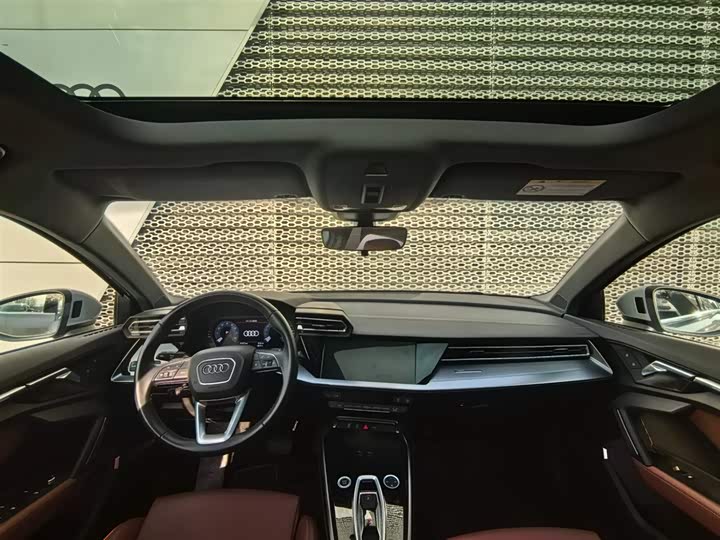 Audi A3 2025 2025款 A3L Limousine 35TFSI 飞驰尊享型