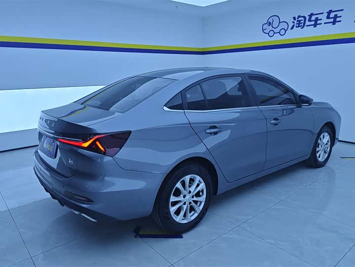 Roewe i5 2023 2023款 1.5L CVT豪华版