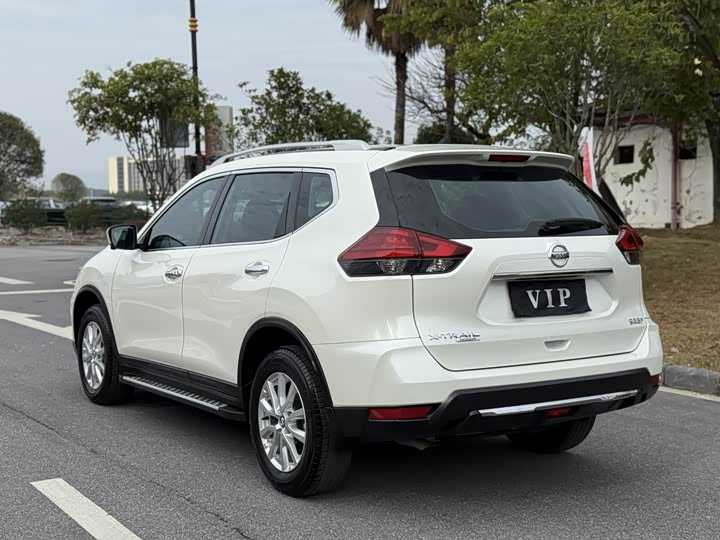 Nissan X-Trail 2023 2023款 经典 2.0L 两驱智联臻享版