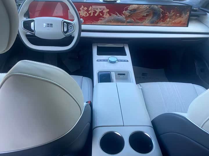 Geely Galaxy E8 2024 2024款 665km 后驱星舰 远航版