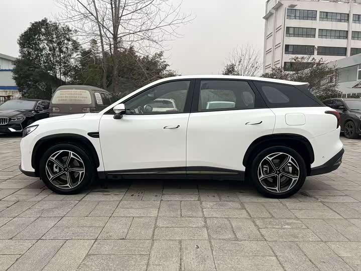 Hozon L 2024 2024款 增程 310 闪充红衣版