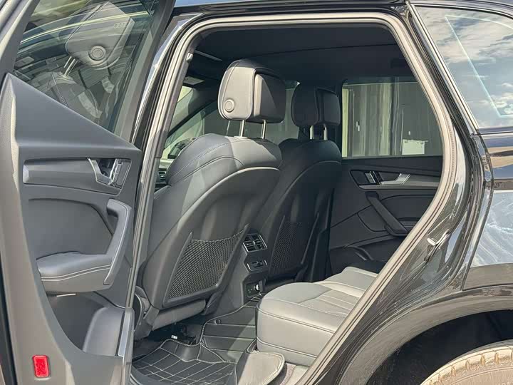 Audi Q5L 2025 2025款 40 TFSI 豪华动感型