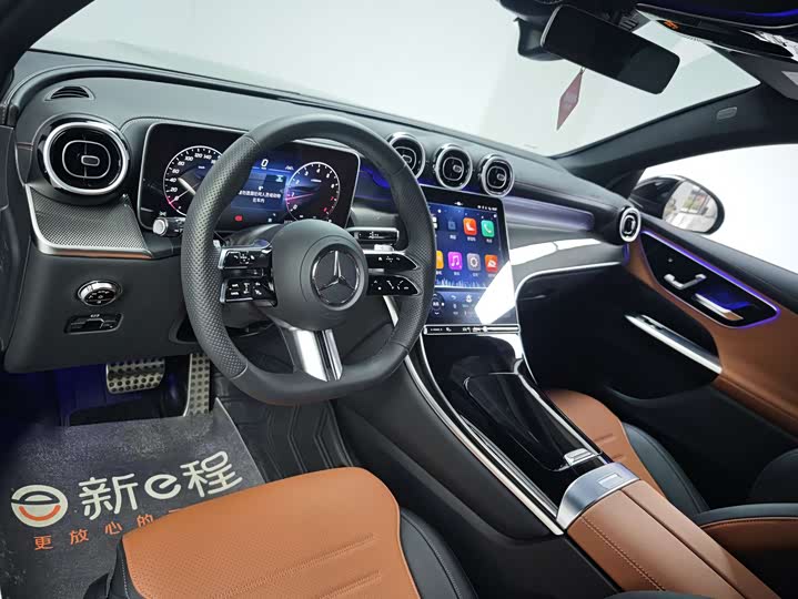 Mercedes-Benz GLC-Class Coupe 2025 2025款 GLC 260 4MATIC 轿跑SUV