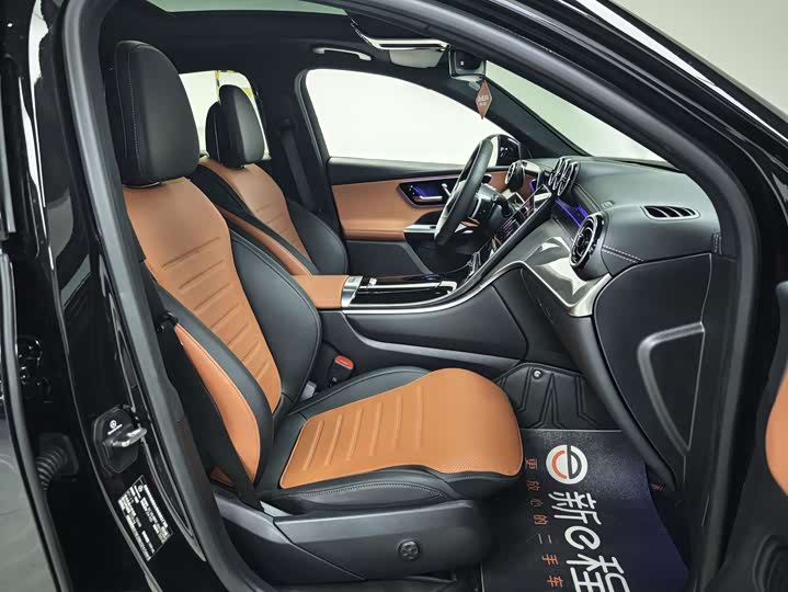 Mercedes-Benz GLC-Class Coupe 2025 2025款 GLC 260 4MATIC 轿跑SUV