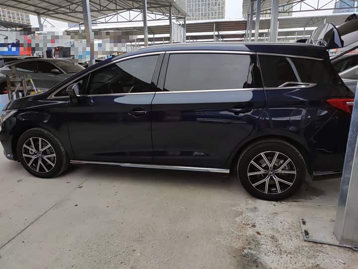 BYD Song Max Hybrid 2022 2022款 DM-i 105KM 旗舰型