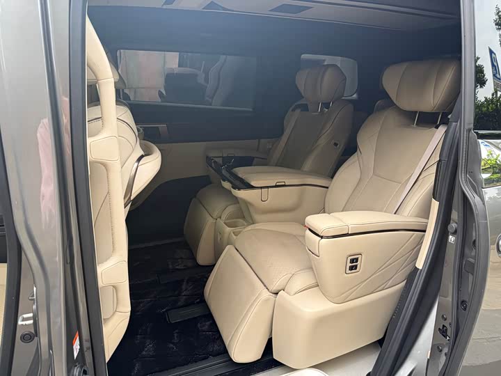 Toyota Vellfire 2024 2024款 皇冠 双擎 2.5L 至尊行政版