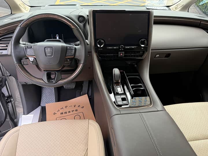 Toyota Vellfire 2024 2024款 皇冠 双擎 2.5L 至尊行政版