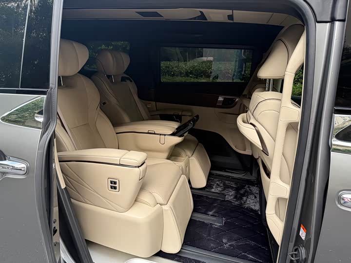 Toyota Vellfire 2024 2024款 皇冠 双擎 2.5L 至尊行政版