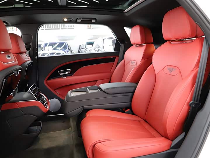 Bentley Bentayga 2023 2023款 4.0T V8 长轴距版