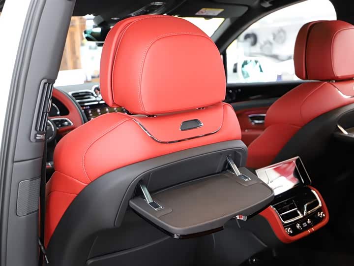 Bentley Bentayga 2023 2023款 4.0T V8 长轴距版