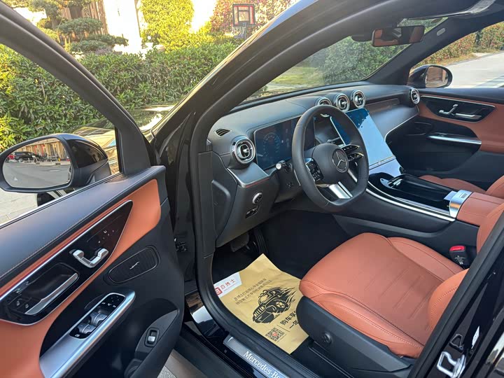 Mercedes-Benz GLC-Class 2025 2025款 GLC 260 L 4MATIC 豪华型