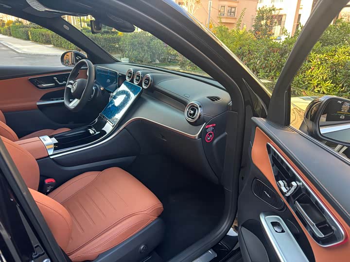 Mercedes-Benz GLC-Class 2025 2025款 GLC 260 L 4MATIC 豪华型