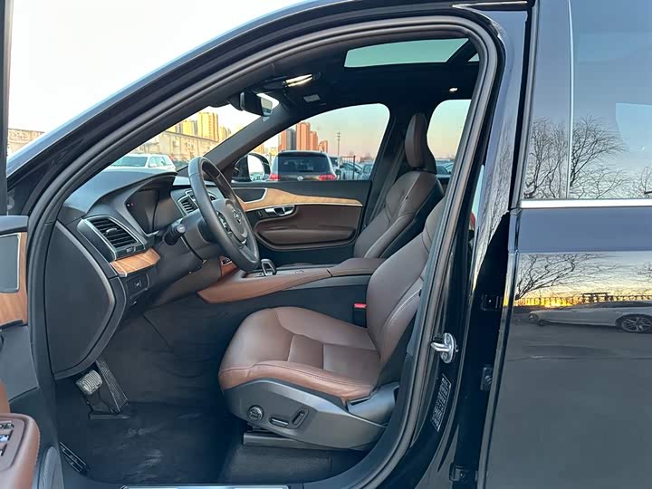 Volvo XC90 2024 2024款 B5 智行豪华版 5座
