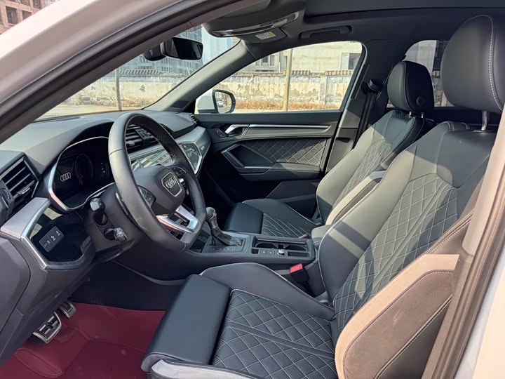 Audi Q3 2024 2024款 35 TFSI 时尚动感型