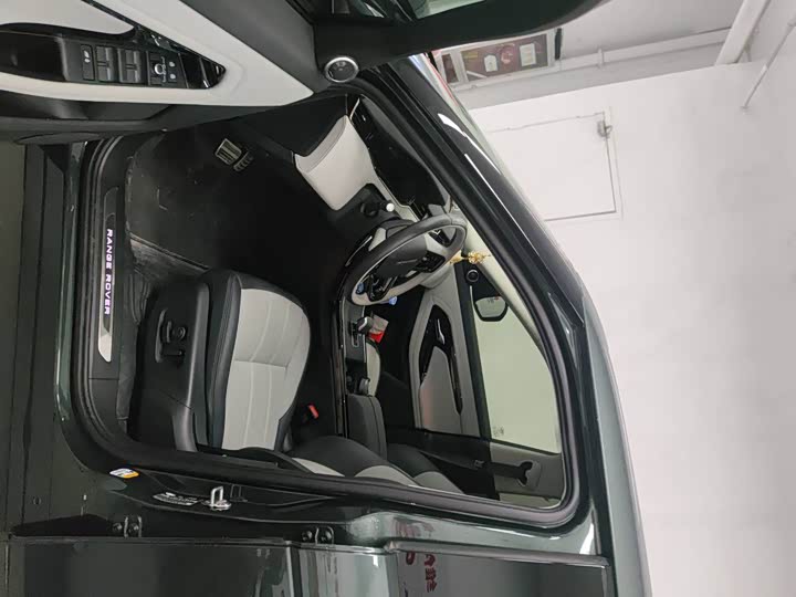 Land Rover Range Rover Evoque L 2024 2024款 揽胜极光L SE 驭光尊耀版